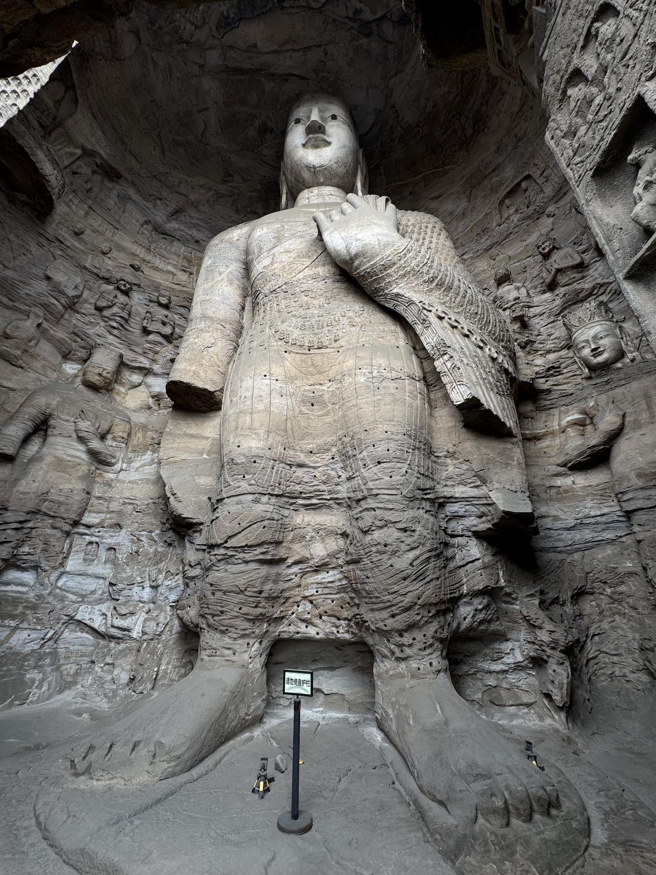 ‎Check network for missing images.