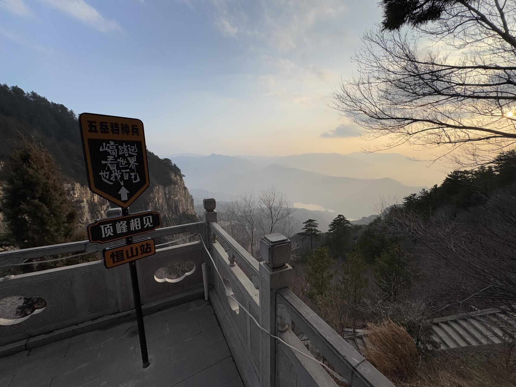 ‎Check network for missing images.