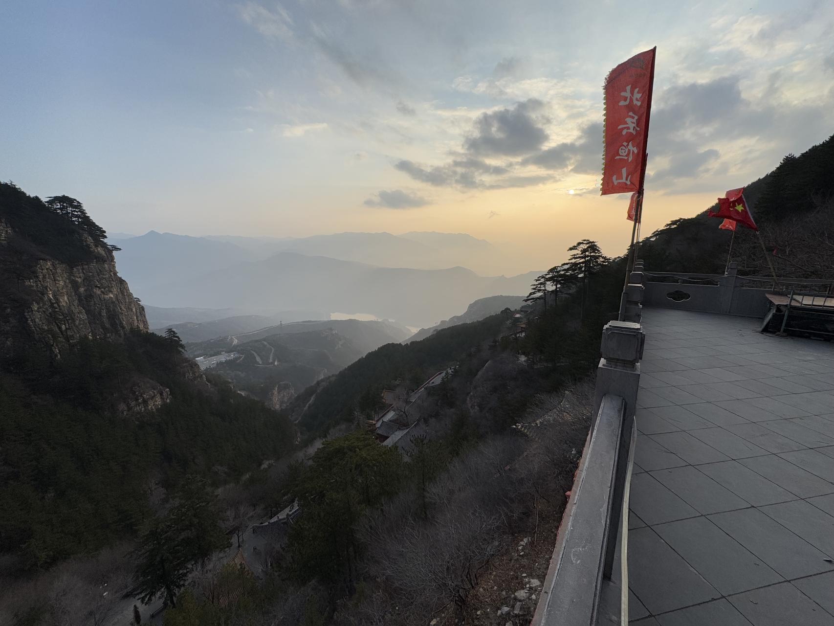 ‎Check network for missing images.