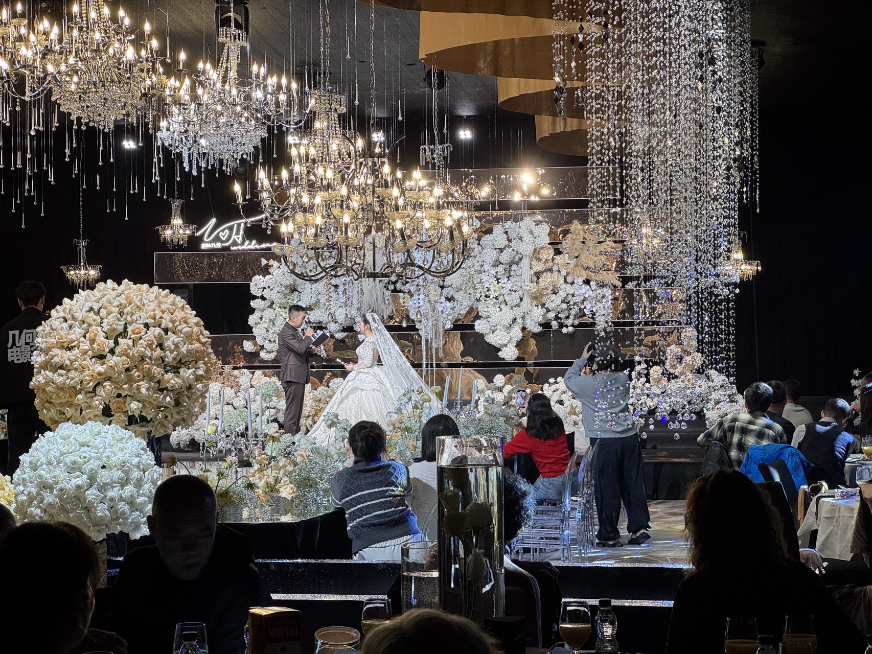 ‎Check network for missing images.