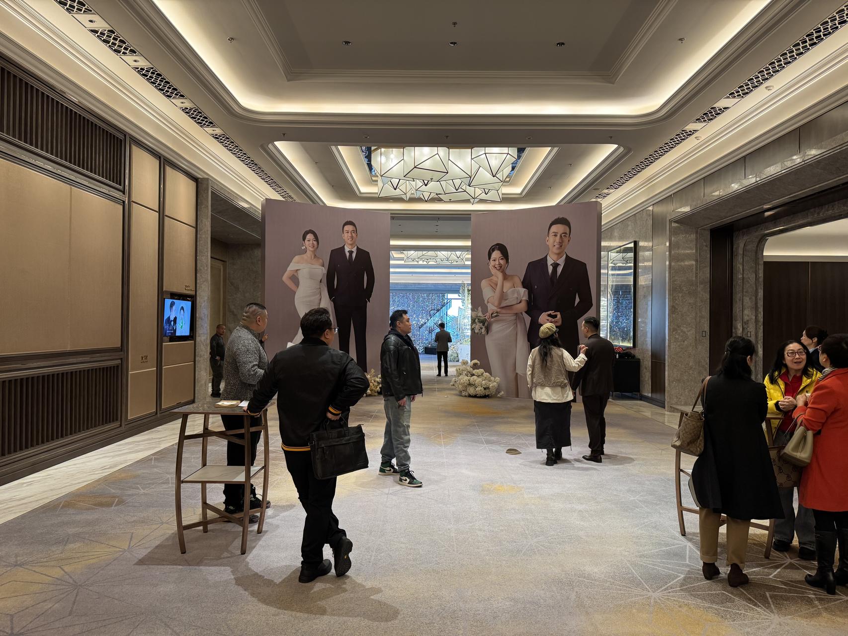 ‎Check network for missing images.