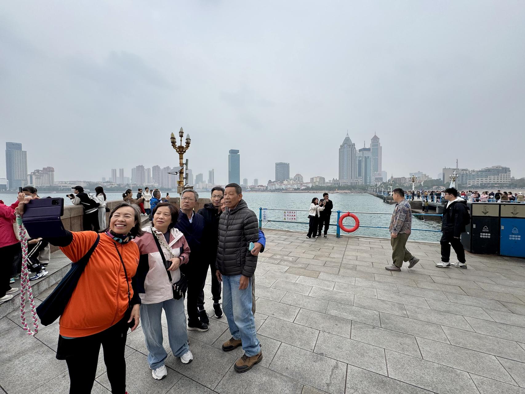 ‎Check network for missing images.