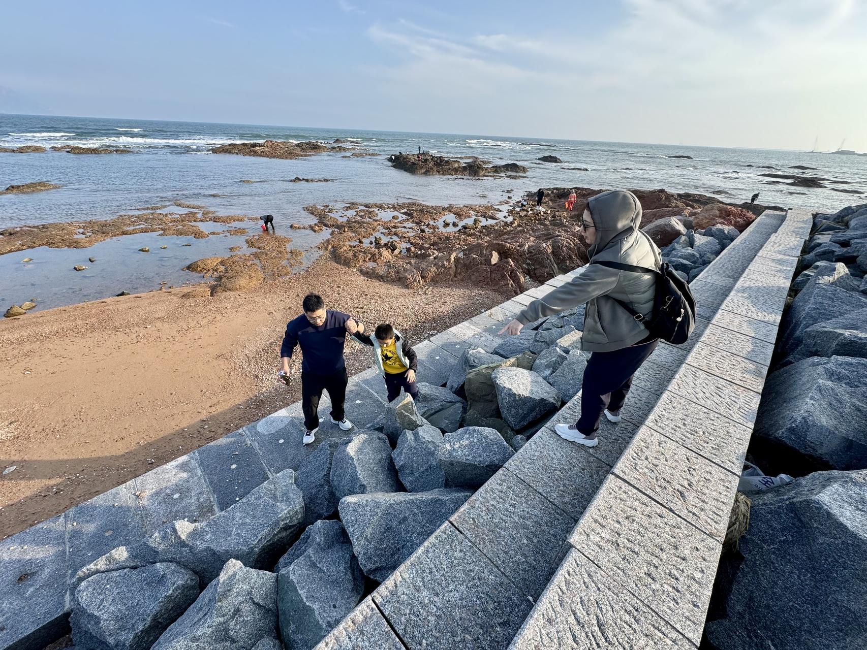 ‎Check network for missing images.