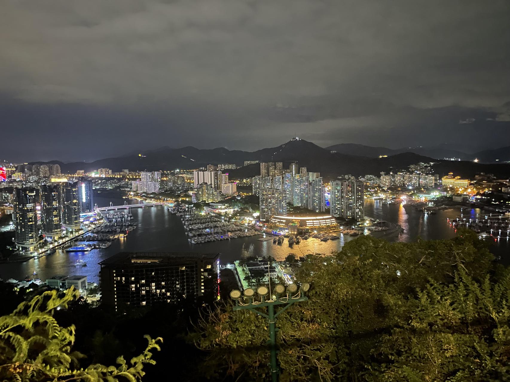 ‎Check network for missing images.