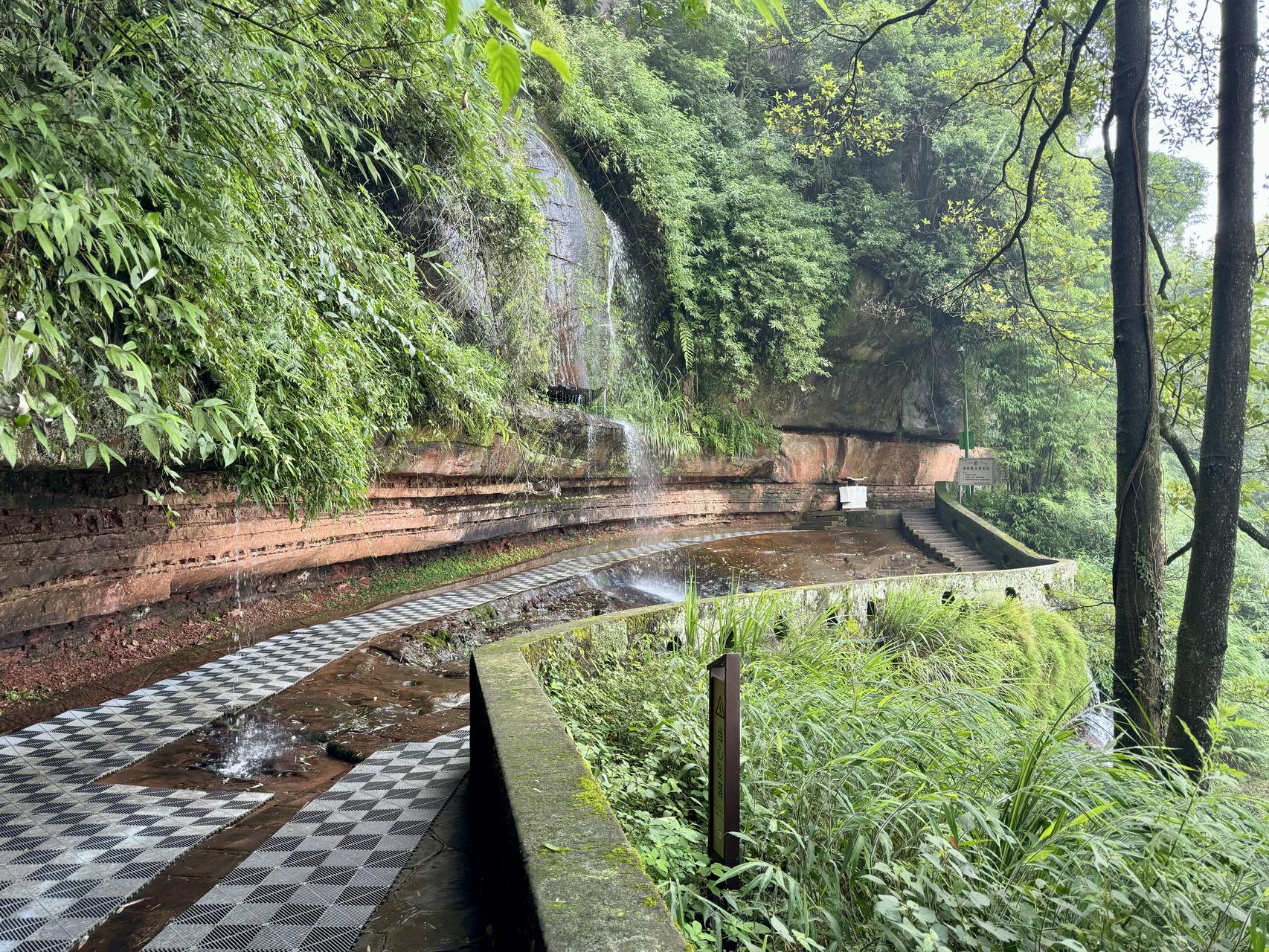 ‎Check network for missing images.