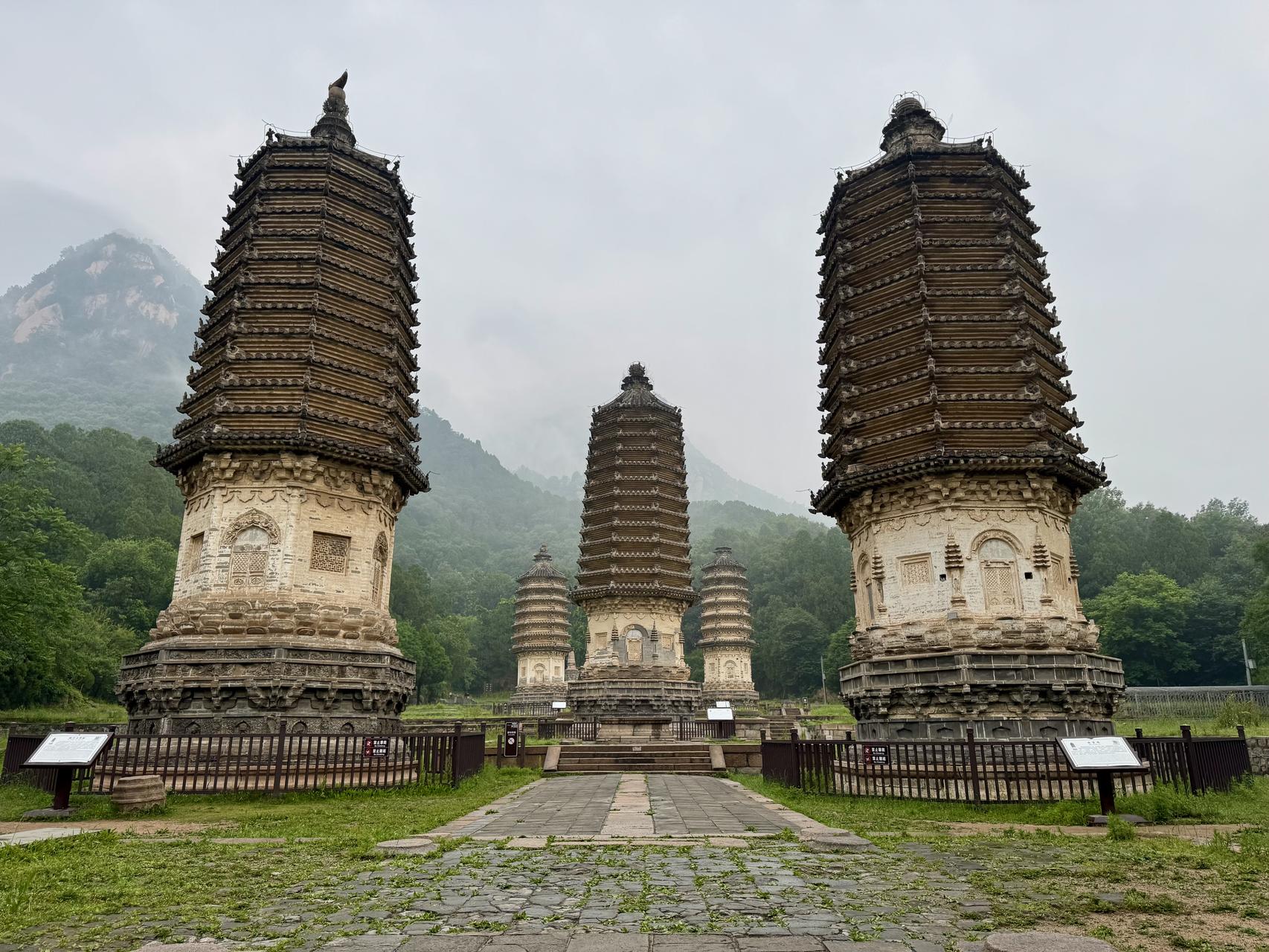 ‎Check network for missing images.