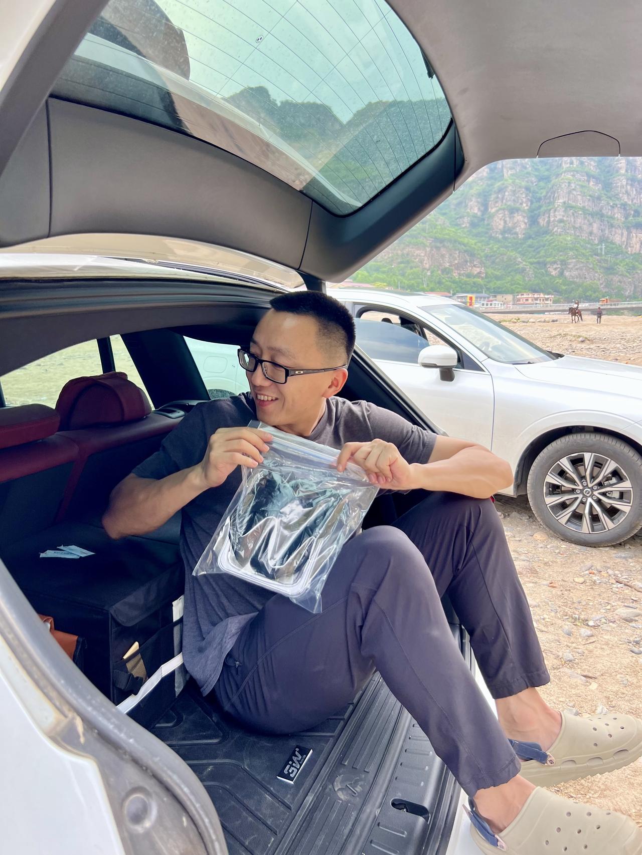 ‎Check network for missing images.