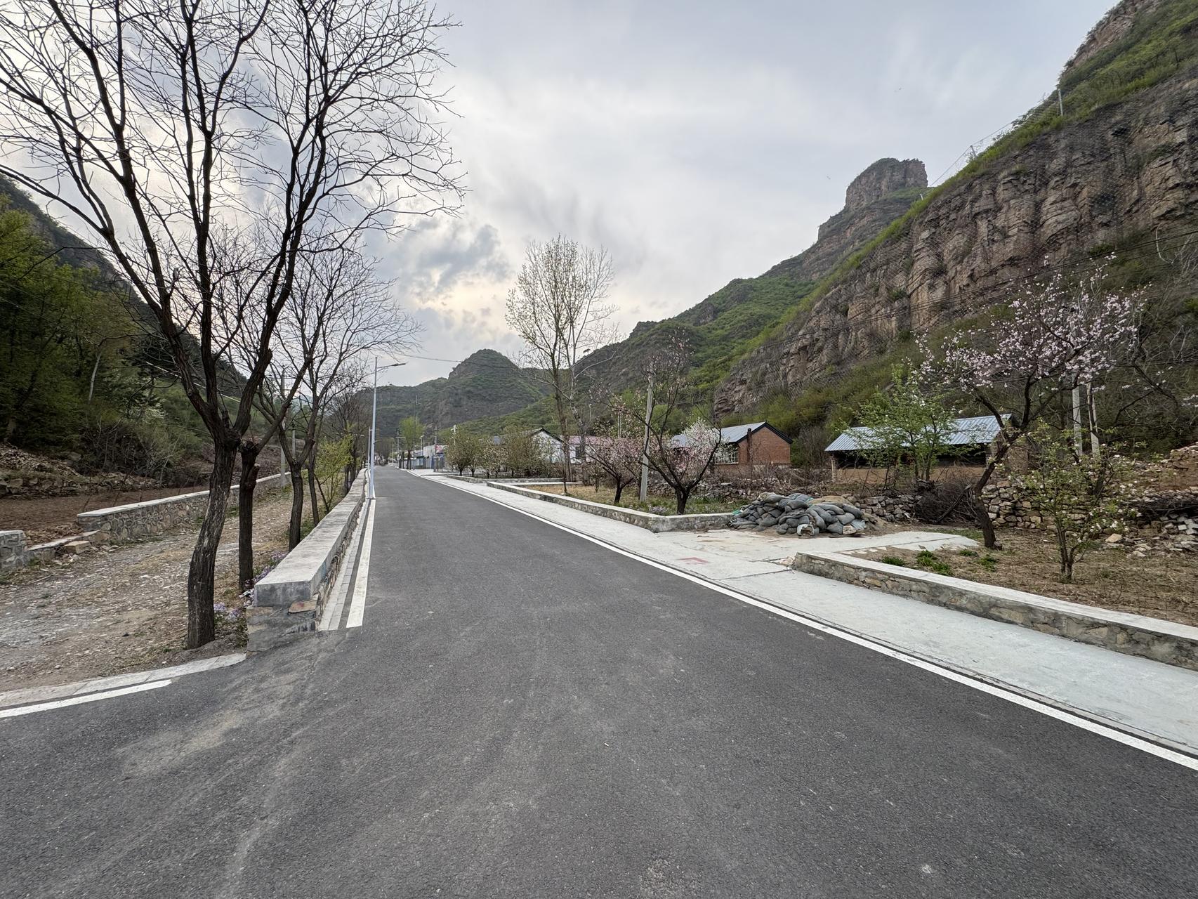 ‎Check network for missing images.