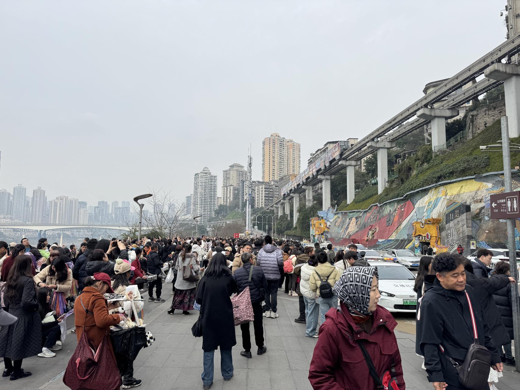 ‎Check network for missing images.