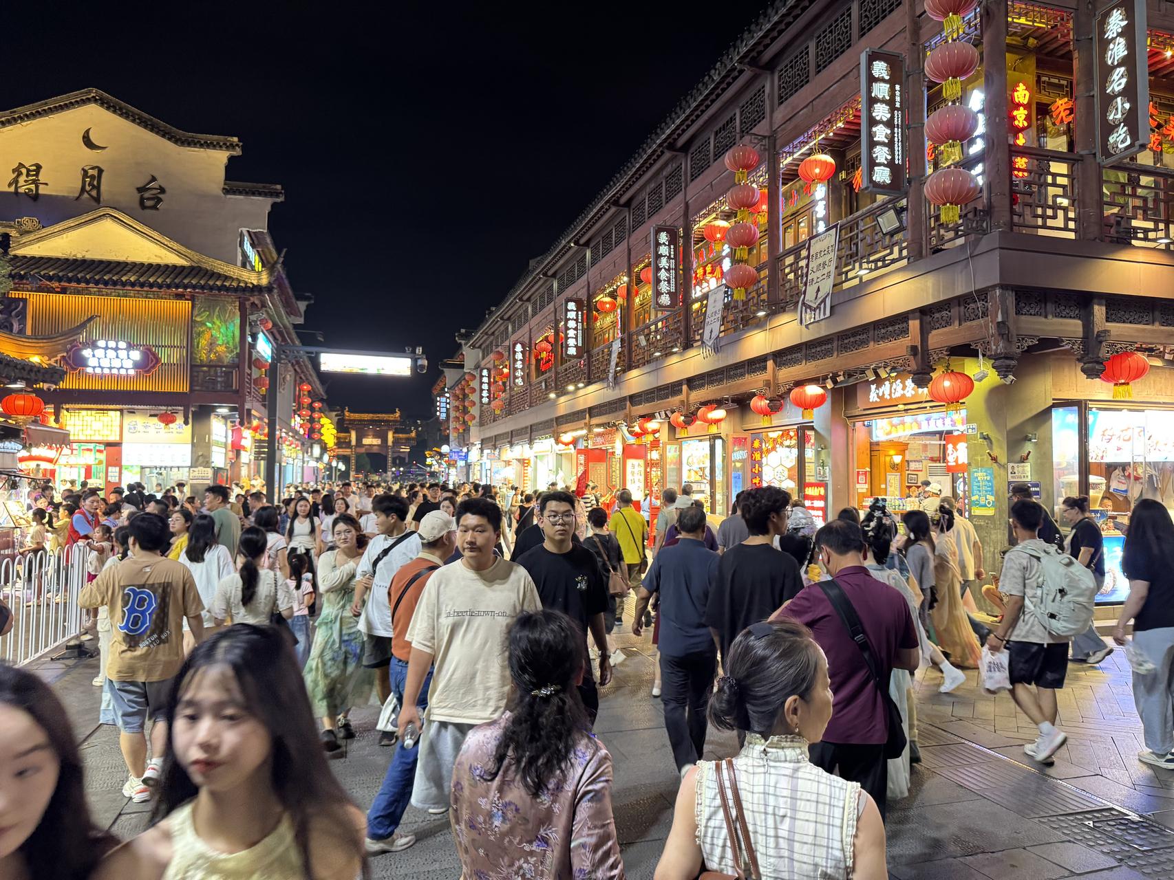 ‎Check network for missing images.