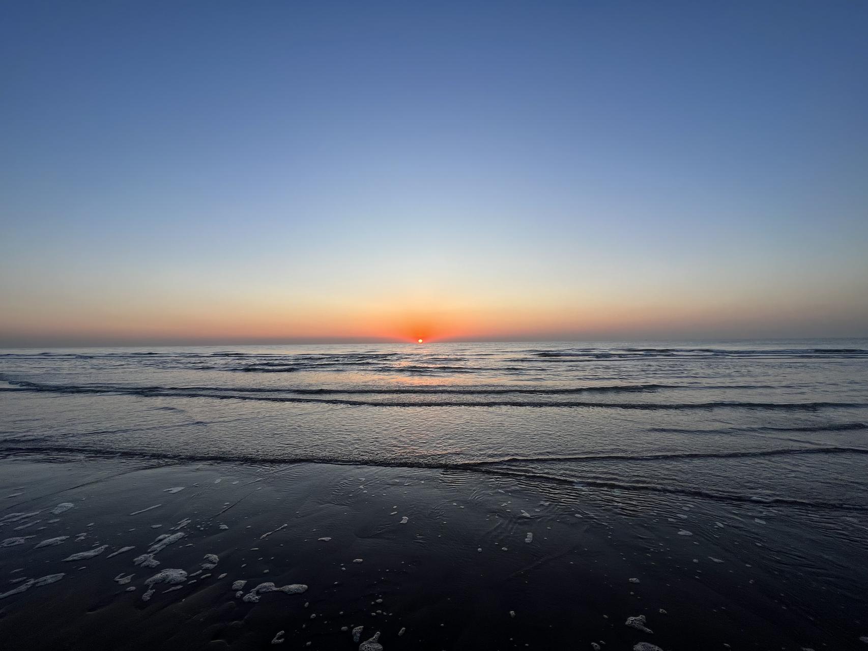 ‎Check network for missing images.