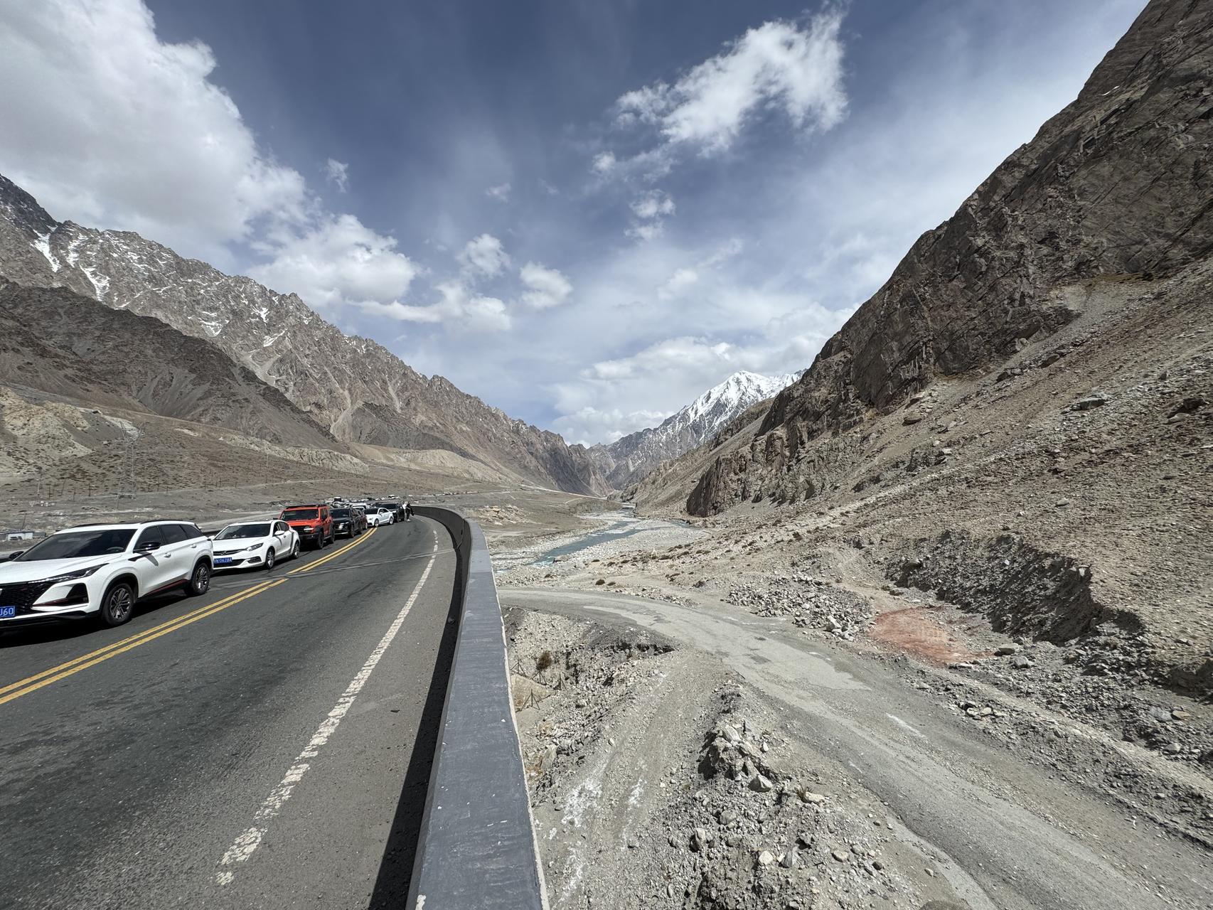 ‎Check network for missing images.