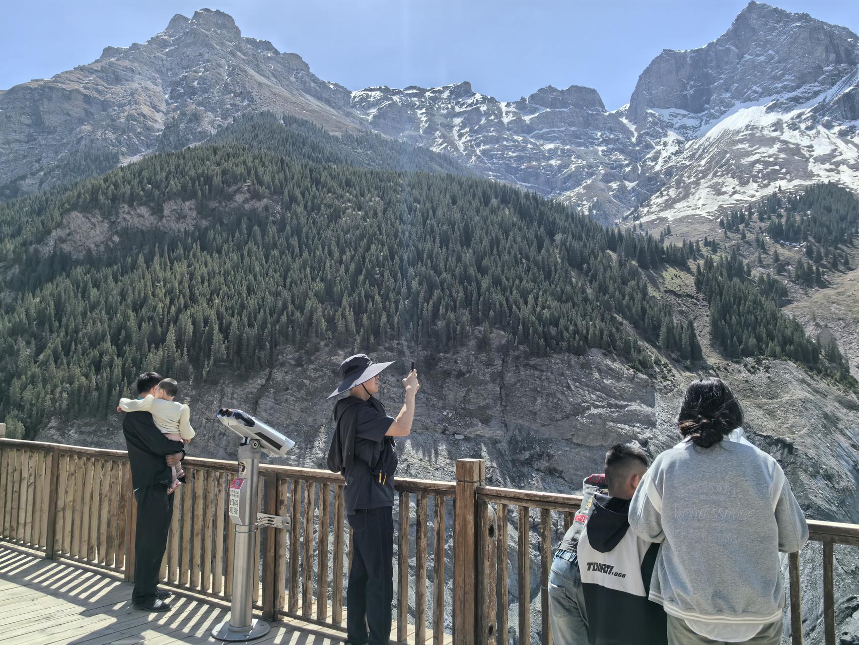 ‎Check network for missing images.