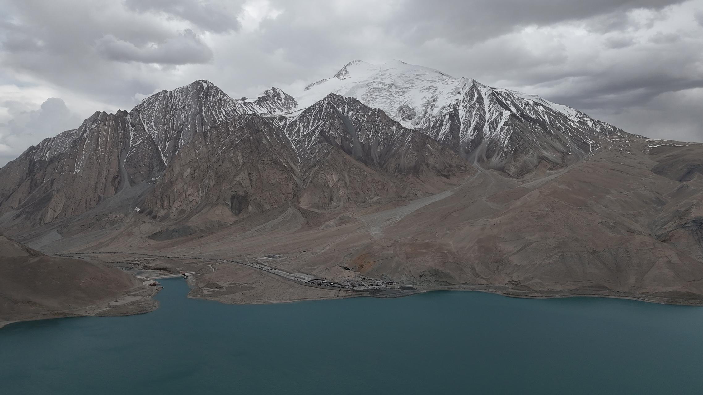 ‎Check network for missing images.