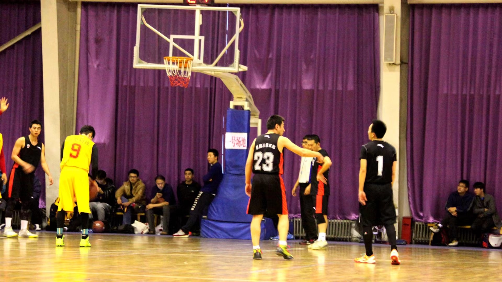 ‎Check network for missing images.