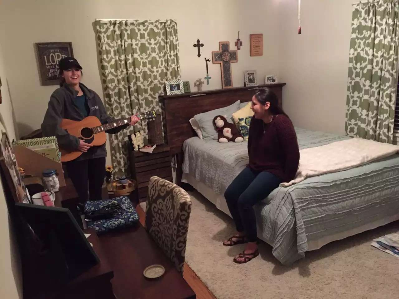 ‎Check network for missing images.