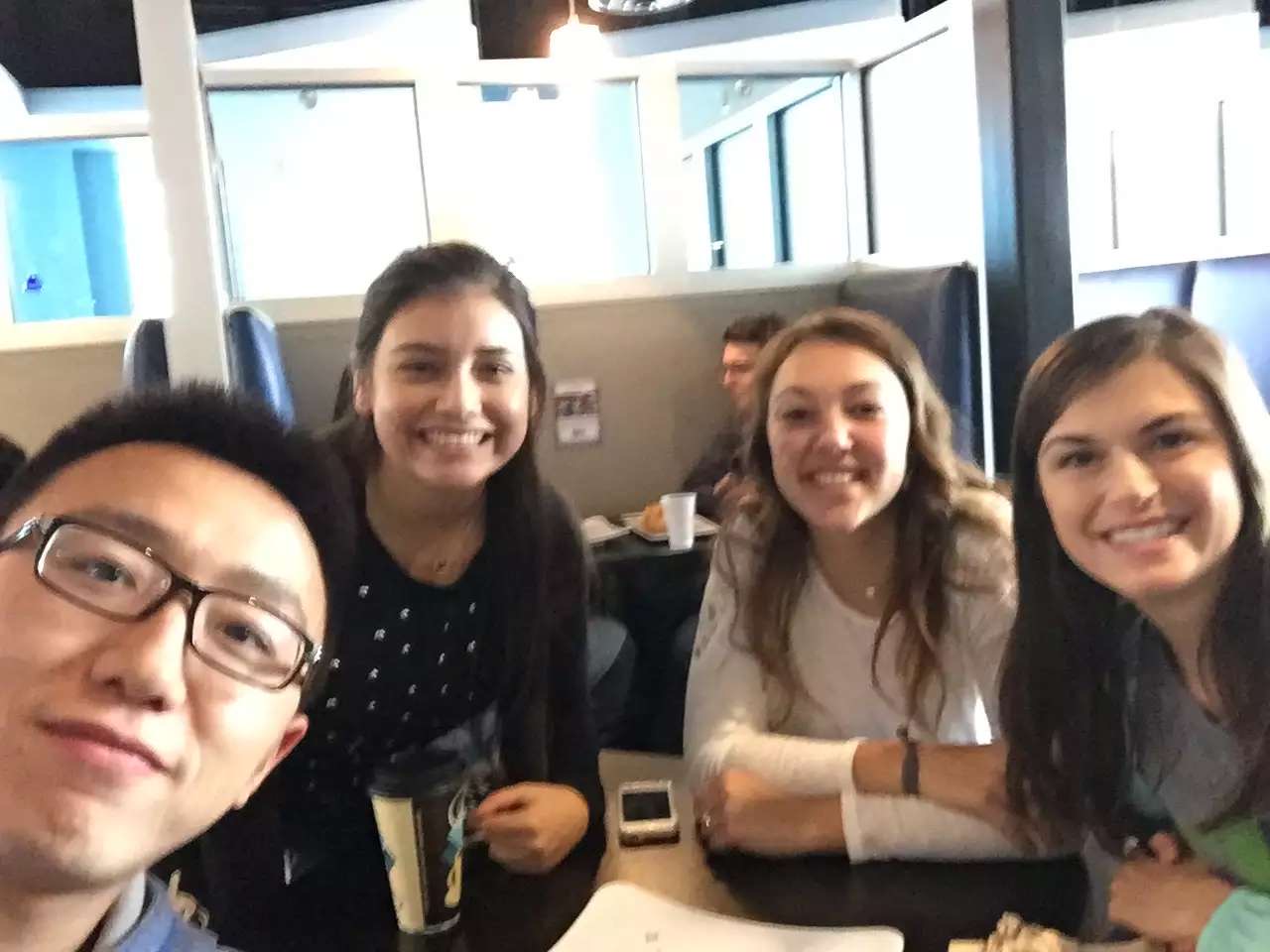 ‎Check network for missing images.