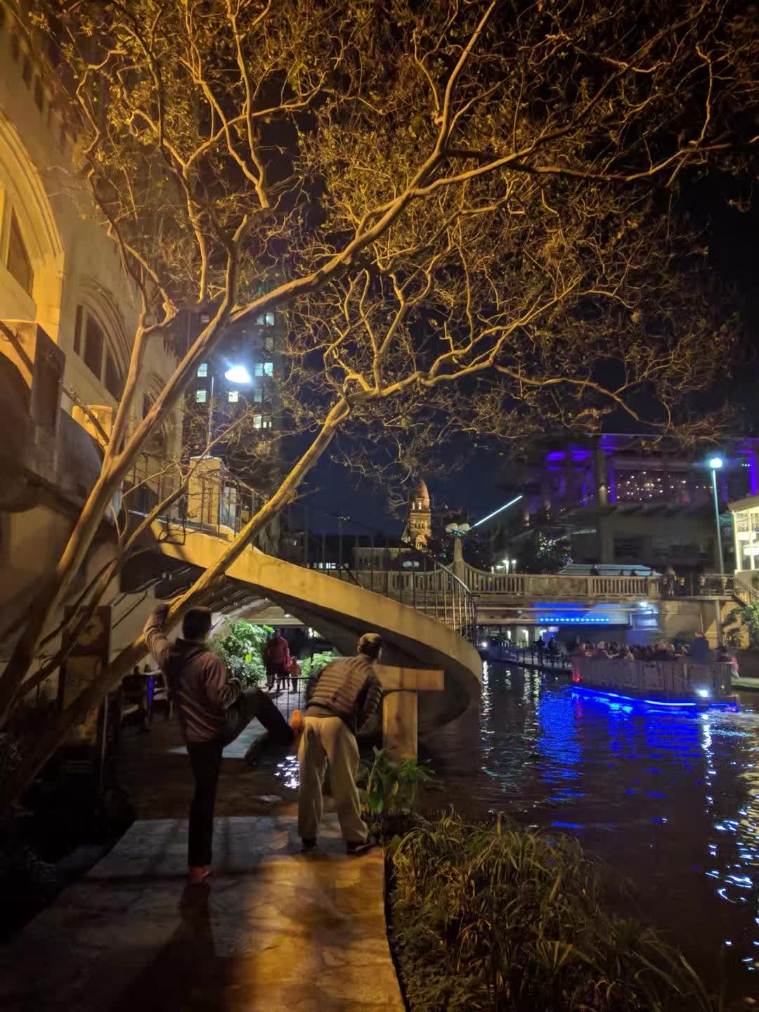 ‎Check network for missing images.