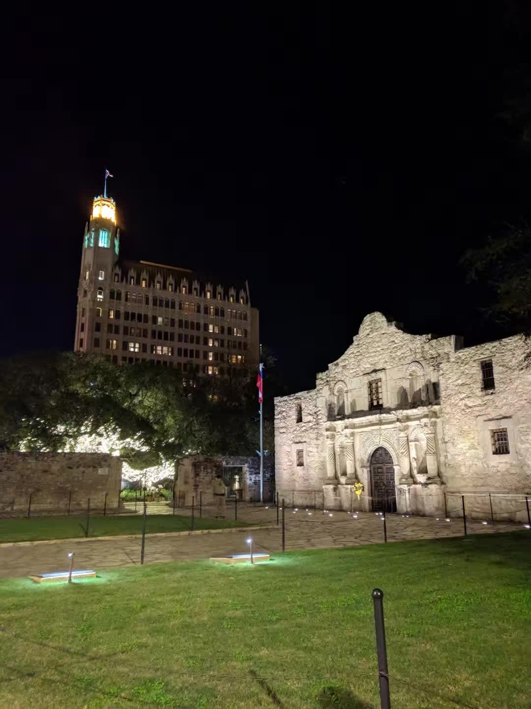 ‎Check network for missing images.