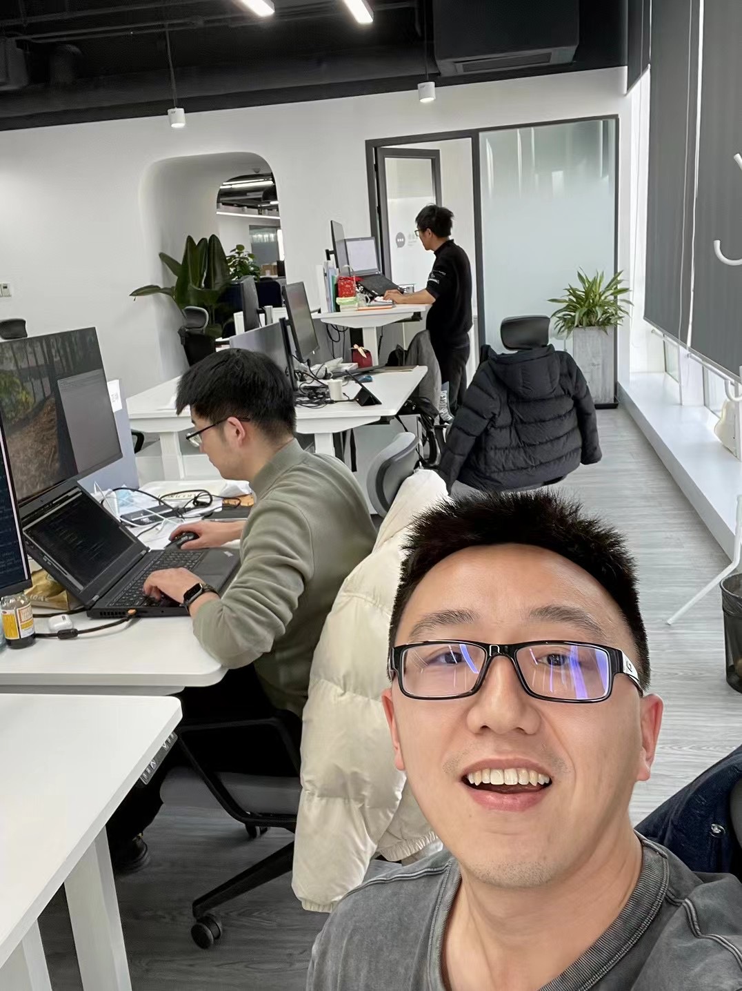 ‎Check network for missing images.