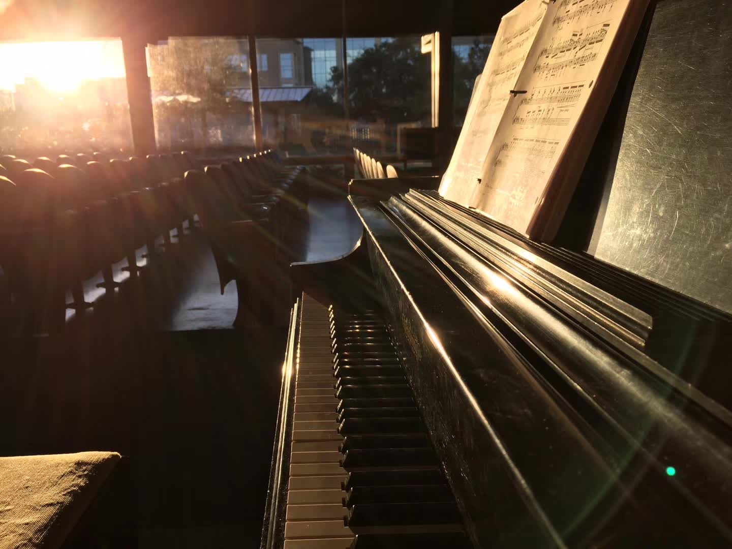 ‎Check network for missing images.