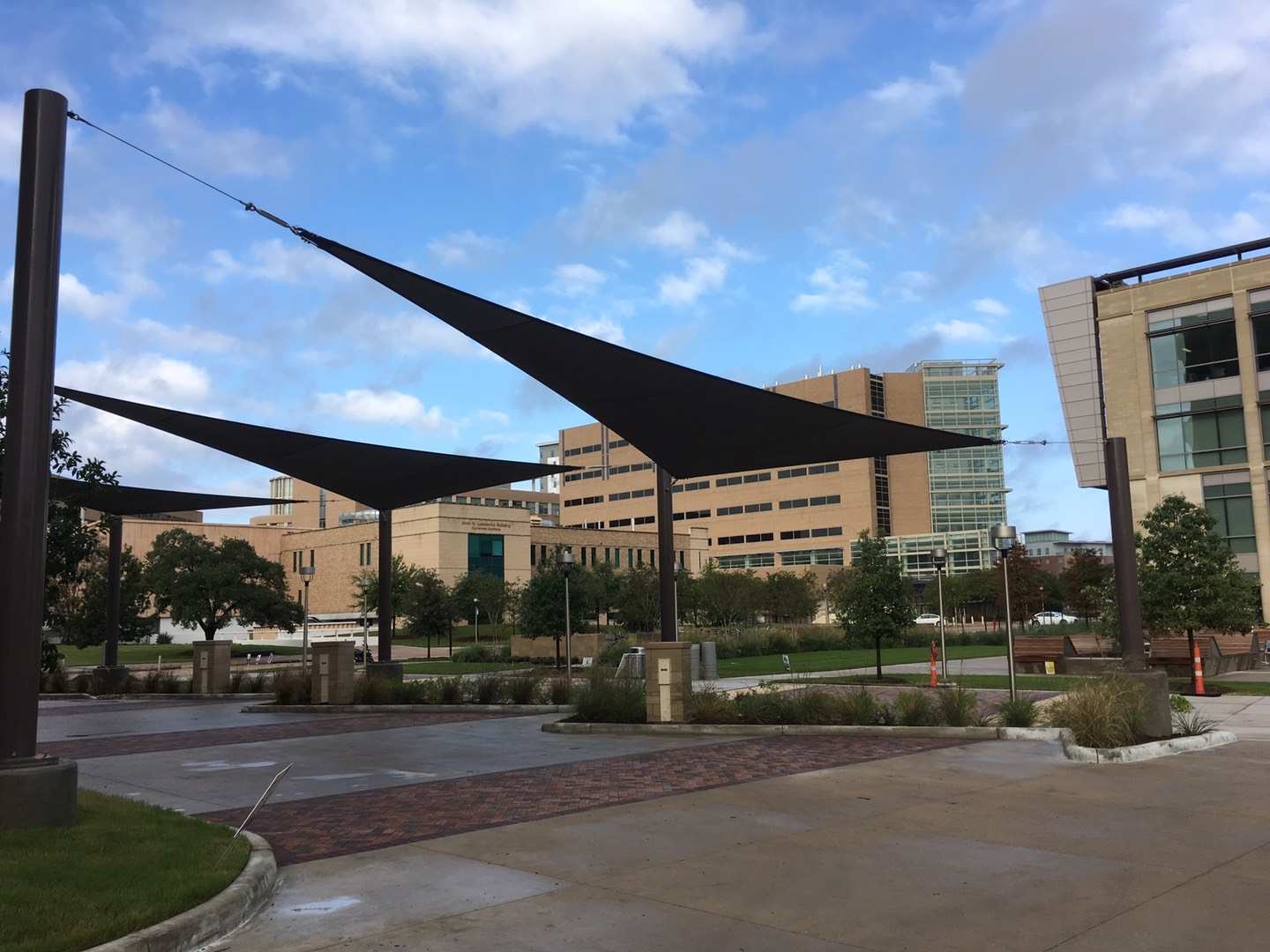 ‎Check network for missing images.