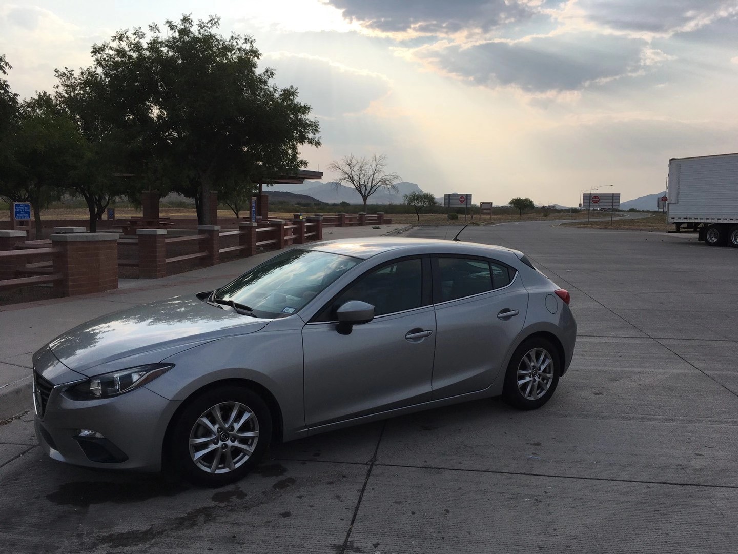 ‎Check network for missing images.